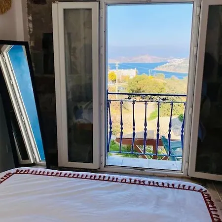 Hotel Deniz Manzarali Tripleks Tas *